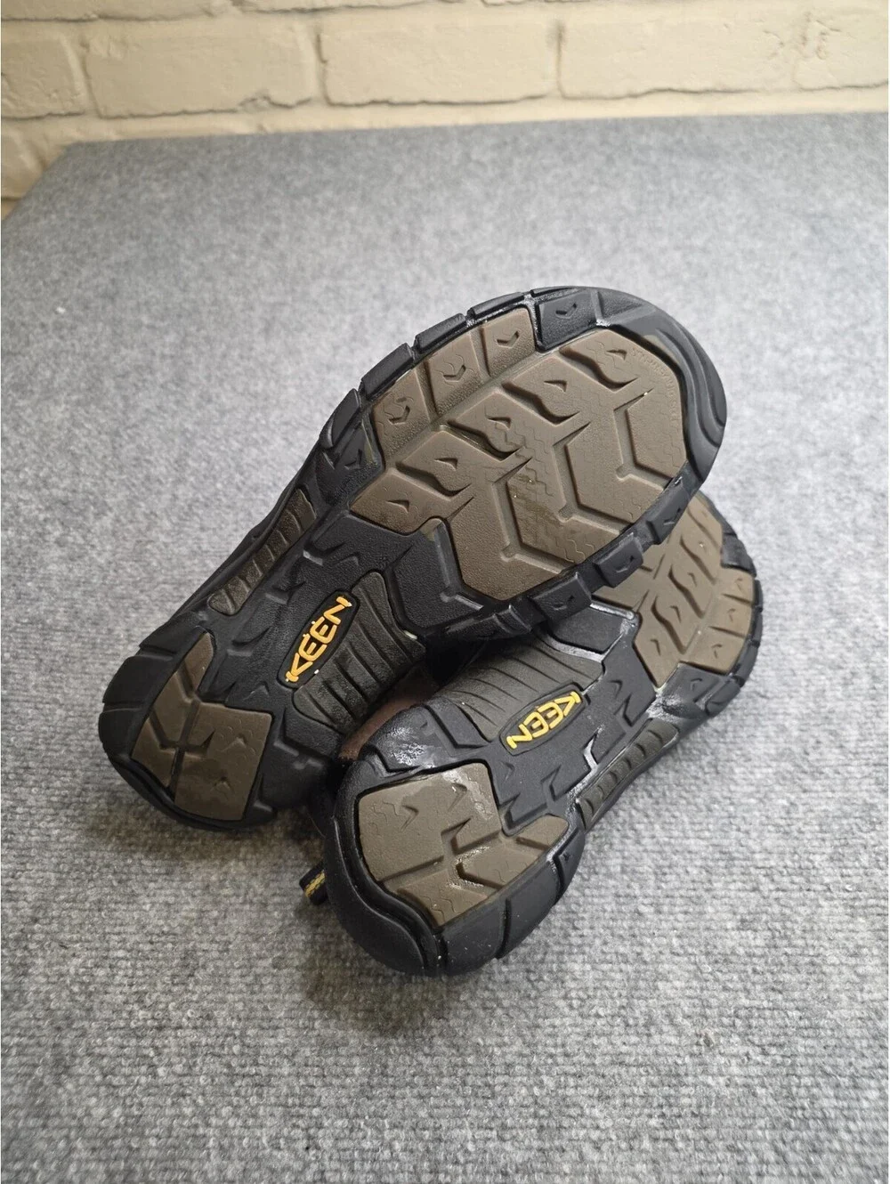 KEEN Newport Men's 13 Leather Hiking Sandals Bison Brown Closed Toe Trail EUC